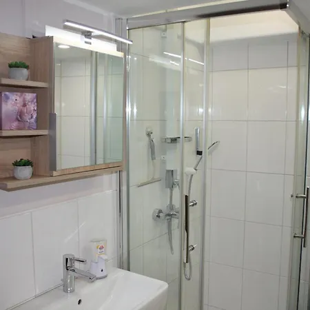 Wellnessapartment Nr2 Mit Infrarot Sauna - Wallbox - Netflix - Wlan